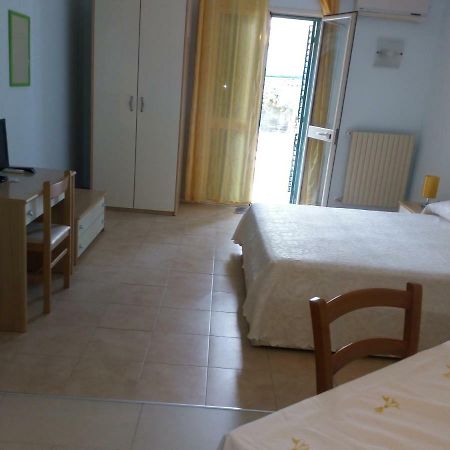 B&B Delia Трекастаньи Экстерьер фото