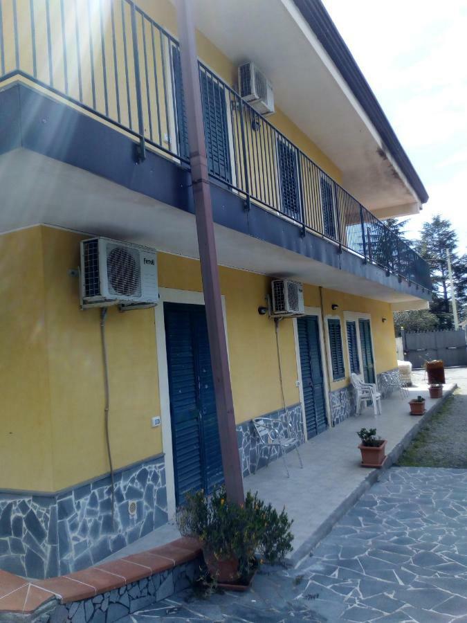 B&B Delia Трекастаньи Экстерьер фото